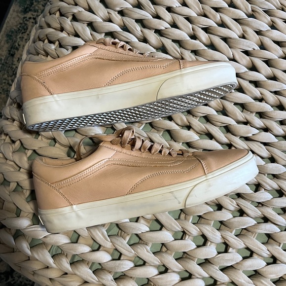 Vans - Picture 2 of 3